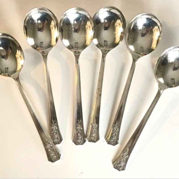 6 Vintage and Used Tudor Plate Soup Spoons in the Fortune 1939 Pattern Oneida - Picture 2 of 8